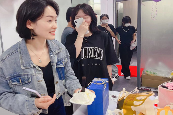 恒誠偉業uv打印機廠家三月生日會